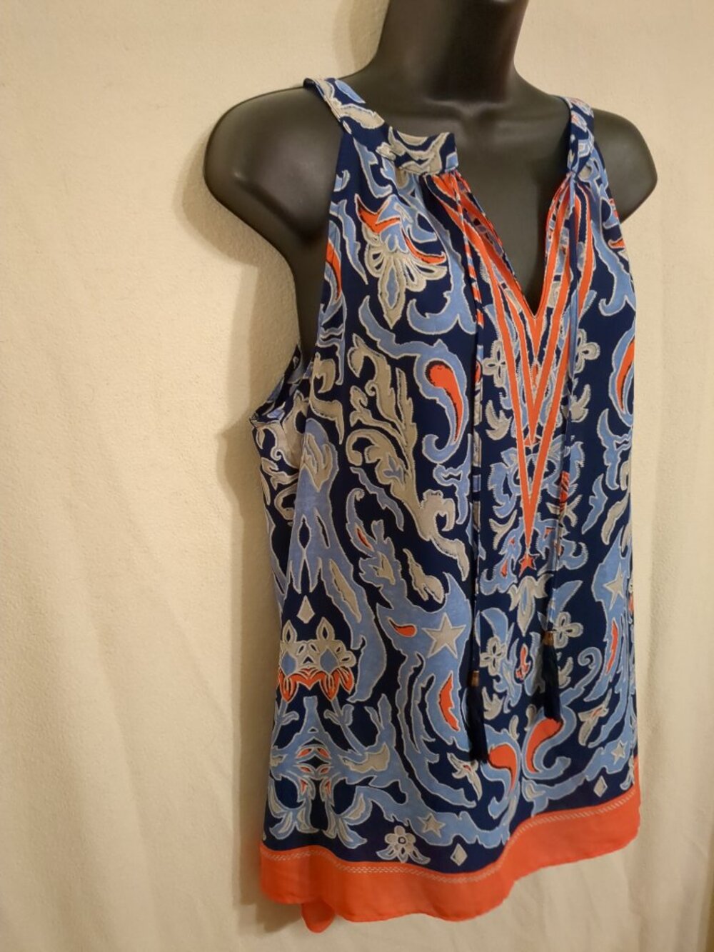 L 🏵💙🏵 Sleeveless Colorful Floral Abstract Tunic Top - Picture 4 of 12